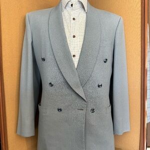 Size 40 Powder blue double breasted shawl lapel crepe wool 2 piece suit